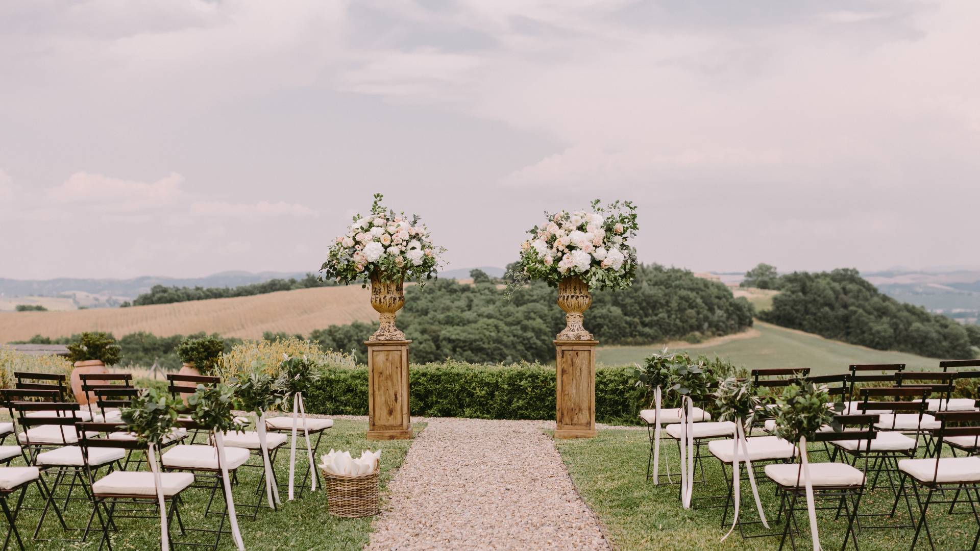 Wedding domains in Bordeaux chateau pape clement garden