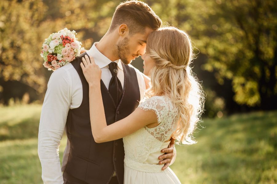 Organisation mariage sereine couple amoureux